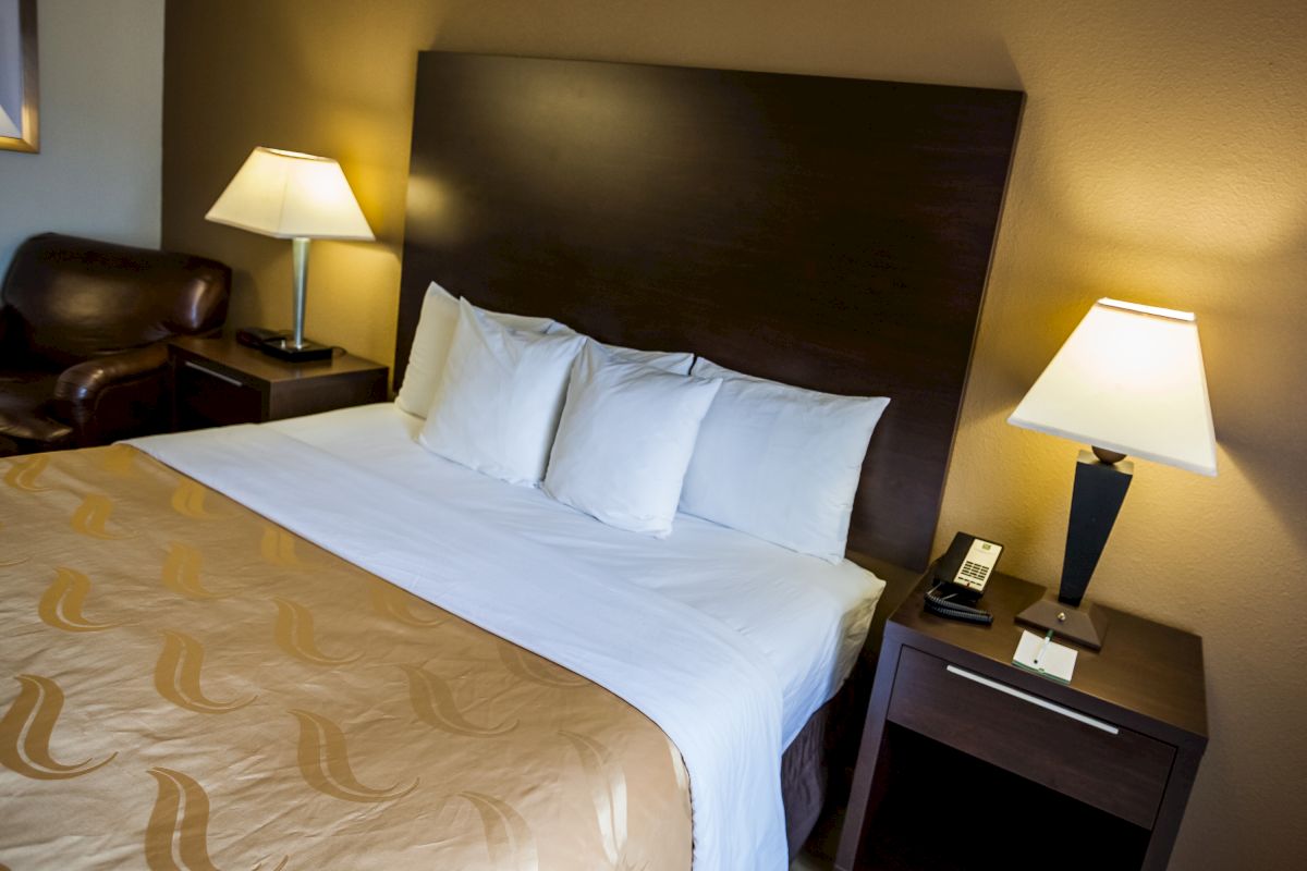 Quality Inn Near Six Flags Discovery Kingdom-Napa Valley
