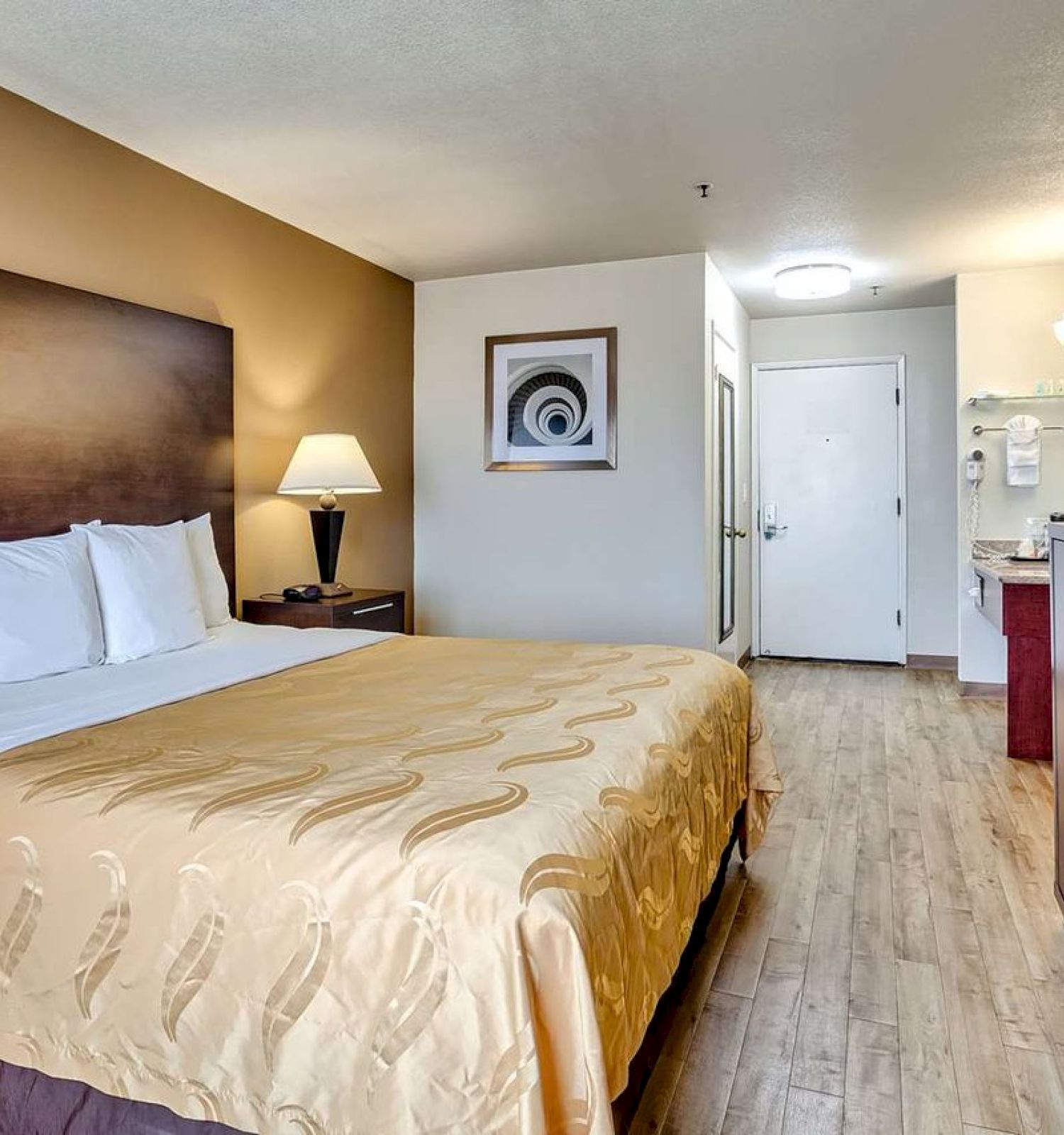 Quality Inn Near Six Flags Discovery Kingdom-Napa Valley