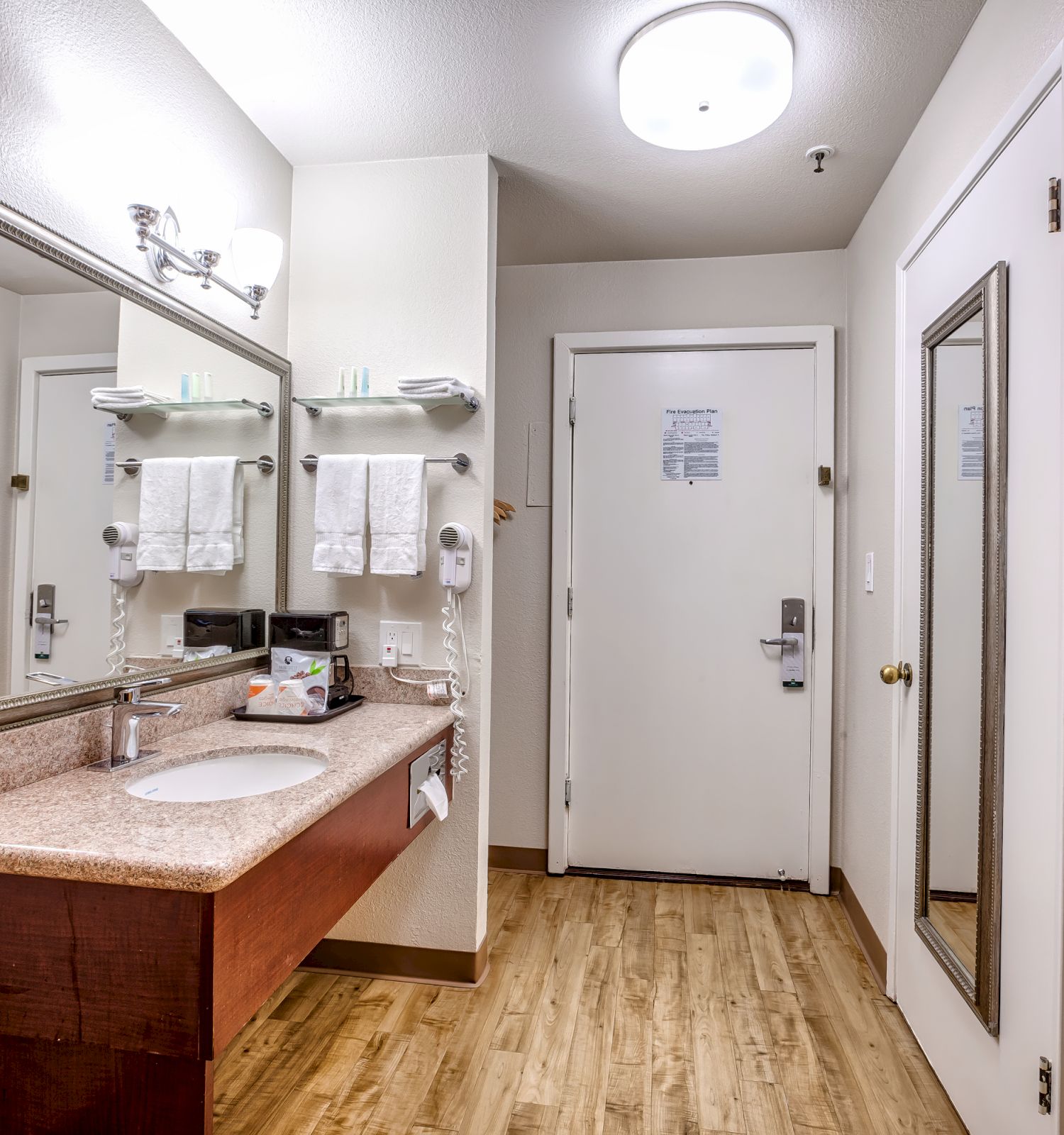 Quality Inn Near Six Flags Discovery Kingdom-Napa Valley