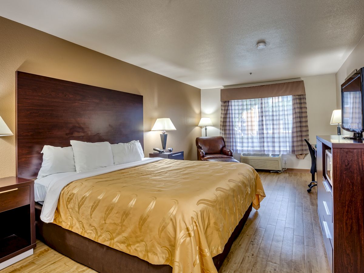 Quality Inn Near Six Flags Discovery Kingdom-Napa Valley