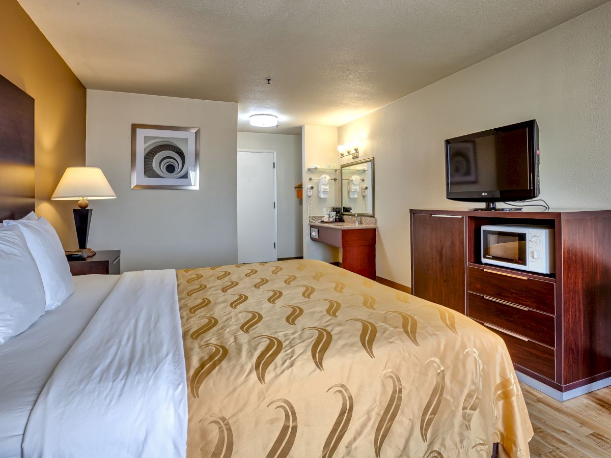 Quality Inn Near Six Flags Discovery Kingdom-Napa Valley